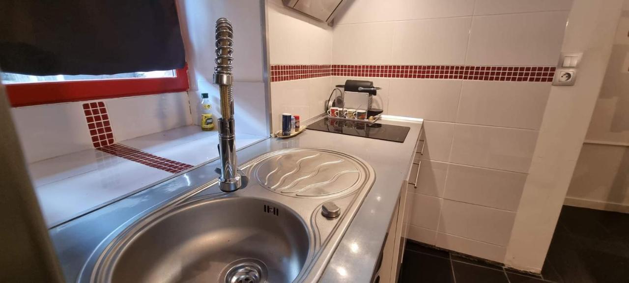 Gite Maisonnette- Et A Cote Coule Une Riviere Josselin Eksteriør bilde
