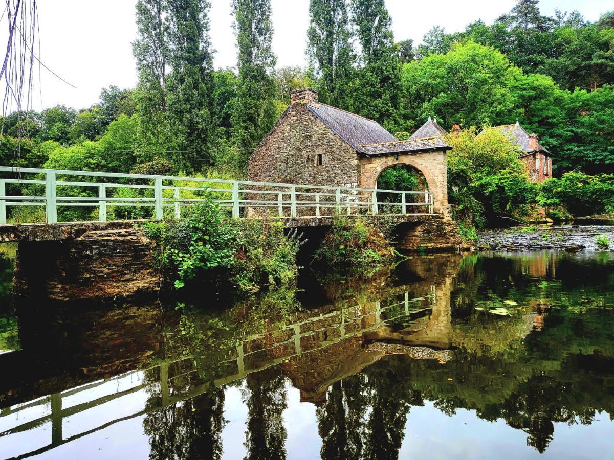 Gite Maisonnette- Et A Cote Coule Une Riviere Josselin Eksteriør bilde