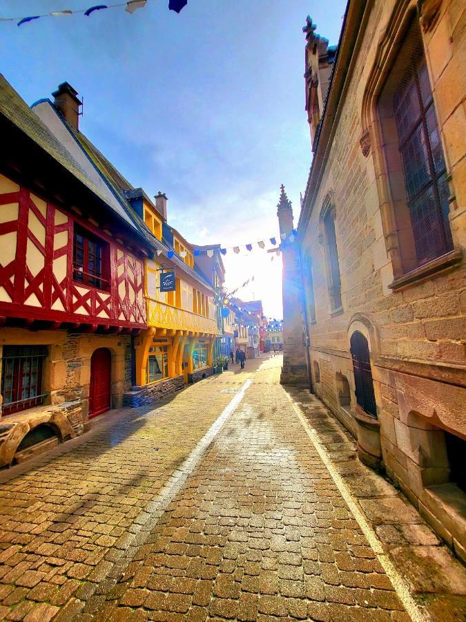 Gite Maisonnette- Et A Cote Coule Une Riviere Josselin Eksteriør bilde